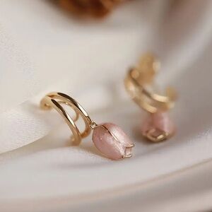 NWOT Dripping Oil Tulip Earrings Fashion Niche French Design Stud Earrings